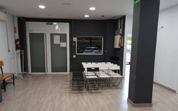 Eventos Metropolitano Sala multiuso con silla tipo teatro