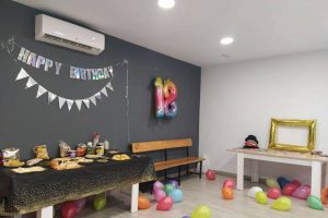 Sala Alquiler Eventos Metropolitano decoración 18 cumpleaños